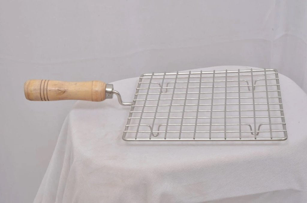 2086 Kitchen Square Stainless Steel Roaster Papad Jali Barbecue Grill With Wooden Handle