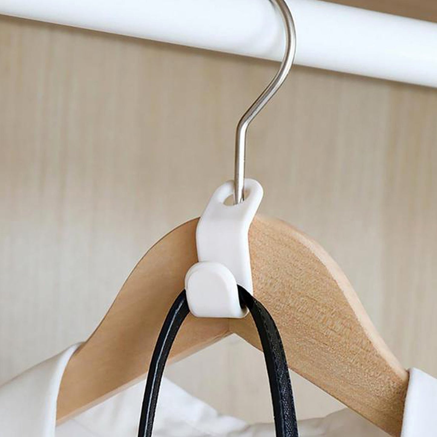 1700 Plastic Clothes Hanger With Non-slip Pad