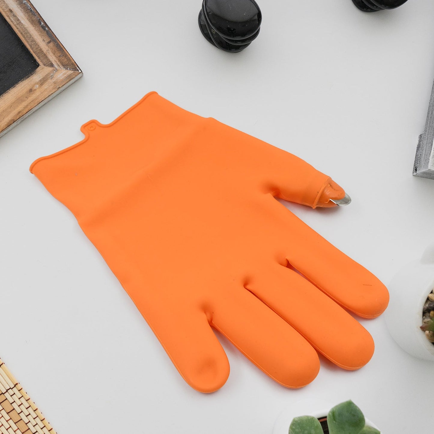 Right-handed Silicone Thumb Cutter Gloves (1pc)