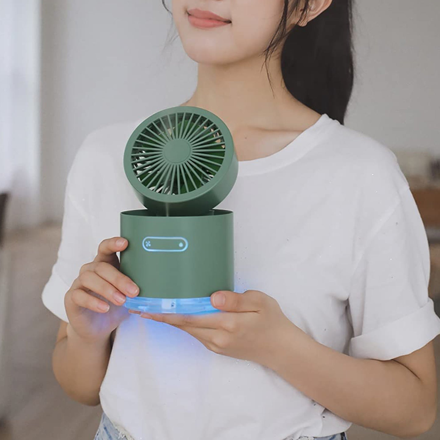 7615 Mini Desktop Cooling Fan Automatic Shaking Head Rotating Spray Humidifier Fan Water Cooling Small Fan Desktop Mini Air Conditioning Fan With Small Water Tank (Battery Not Include)